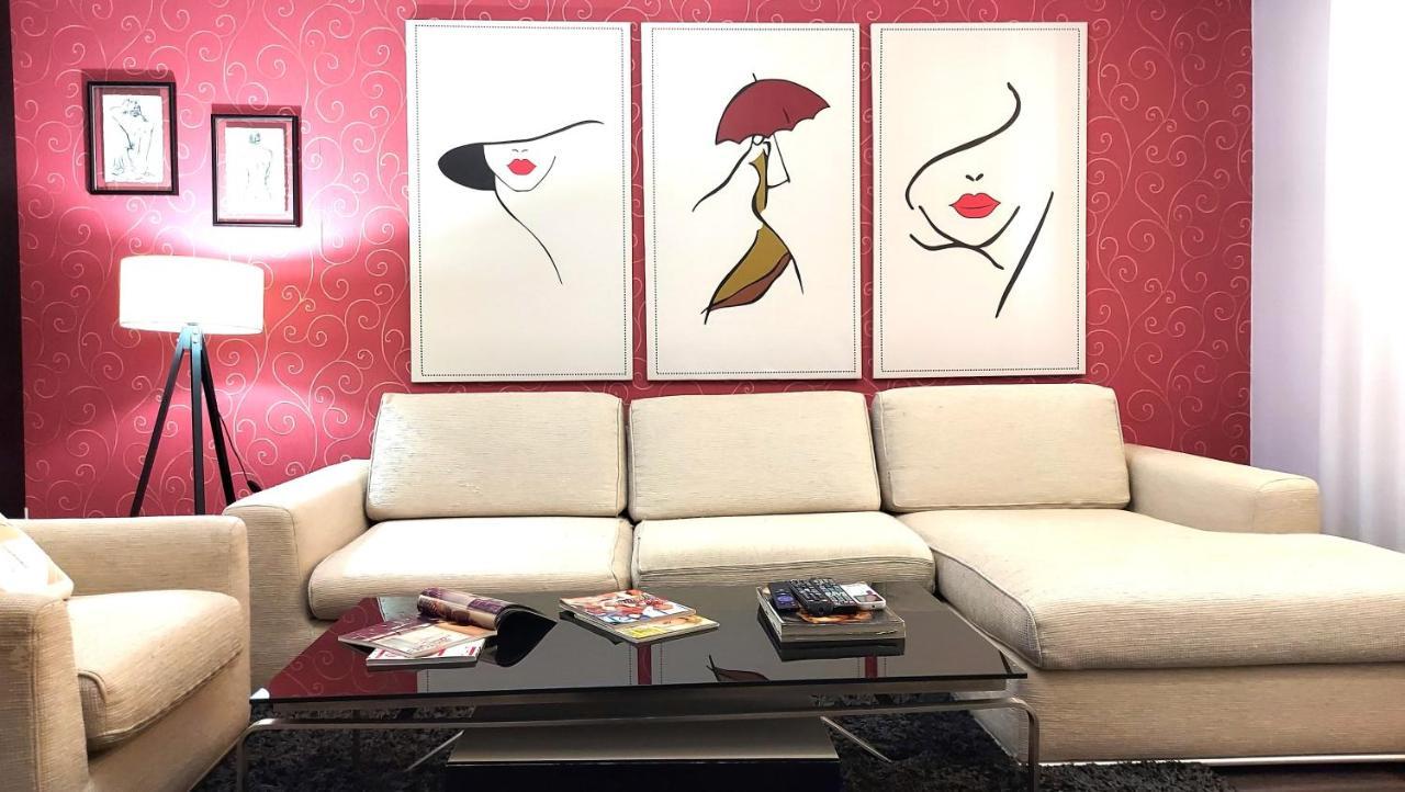 Spacious Family-Friendly Apartment In The Heart Of Bllok Tirana Buitenkant foto
