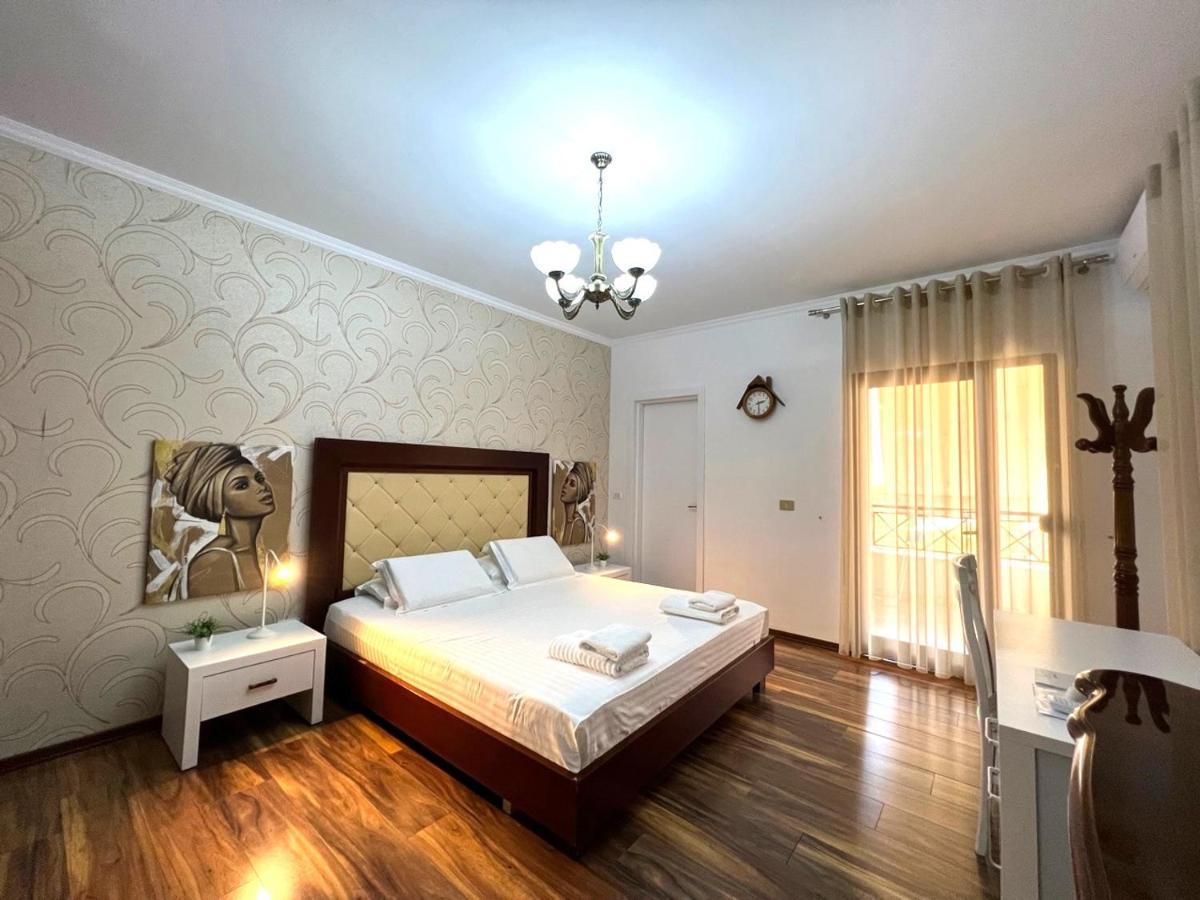 Spacious Family-Friendly Apartment In The Heart Of Bllok Tirana Buitenkant foto